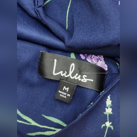 SOLD NWT Lulu’s blue and floral skater dress size medium - Picture 4 of 11